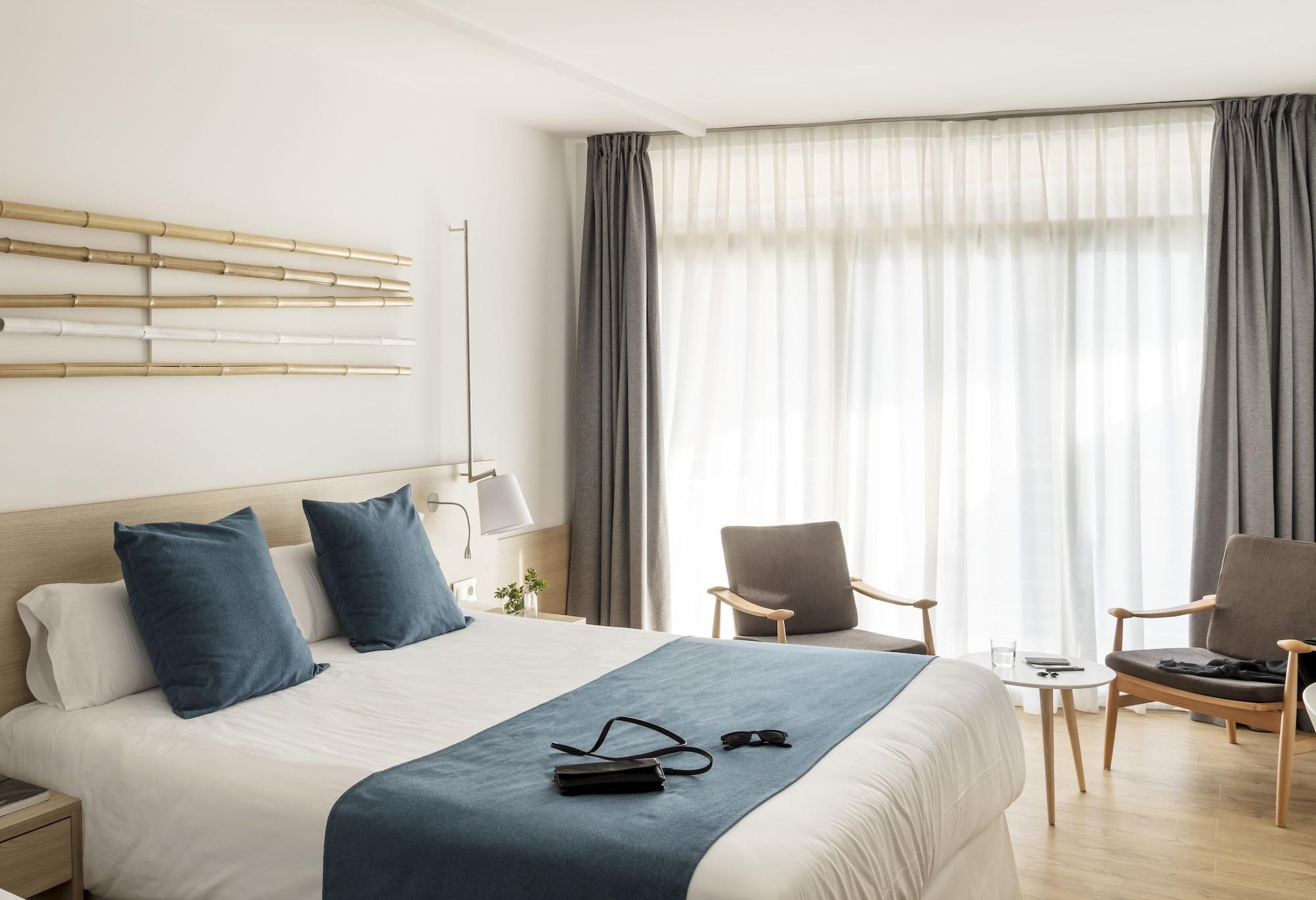 Aqua Hotel Onabrava & Spa 4*Sup サンタ・スサナ エクステリア 写真