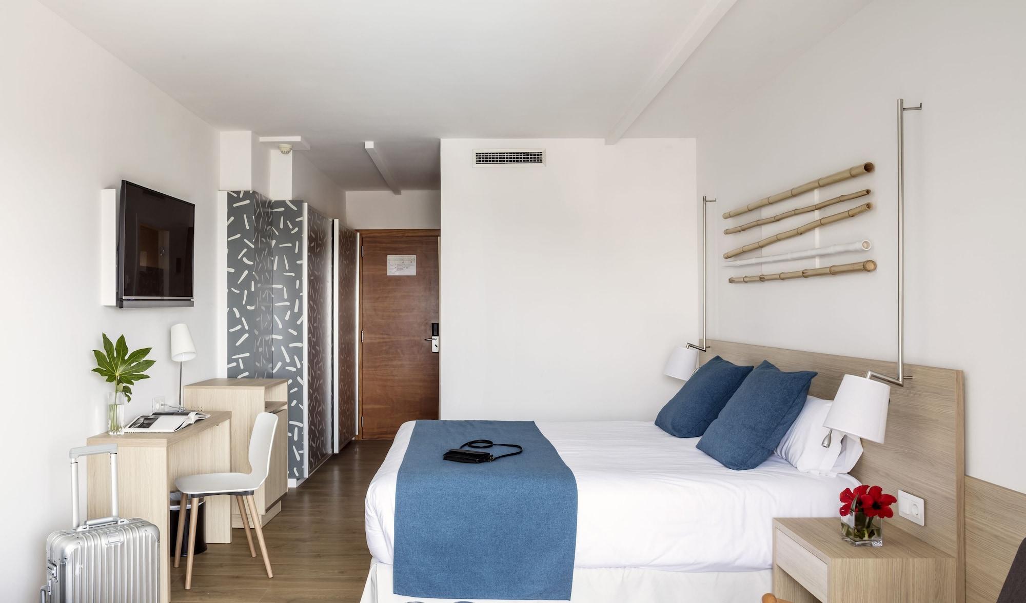 Aqua Hotel Onabrava & Spa 4*Sup サンタ・スサナ エクステリア 写真