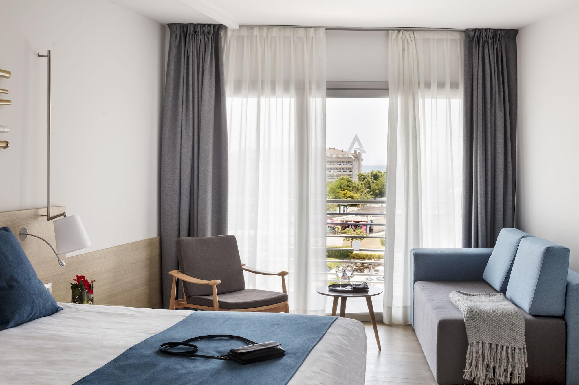Aqua Hotel Onabrava & Spa 4*Sup サンタ・スサナ エクステリア 写真