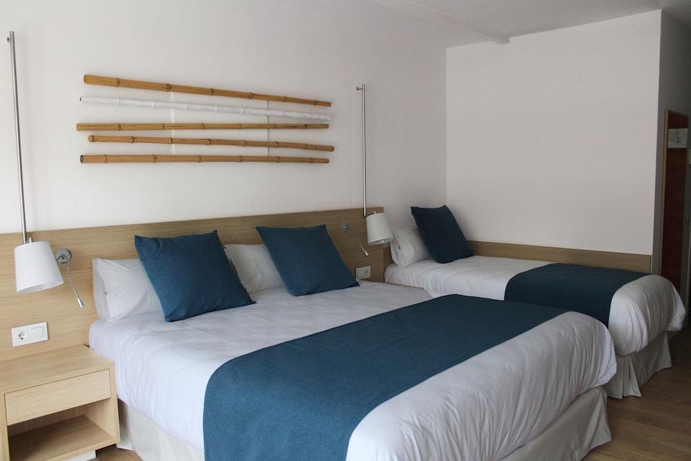 Aqua Hotel Onabrava & Spa 4*Sup サンタ・スサナ エクステリア 写真
