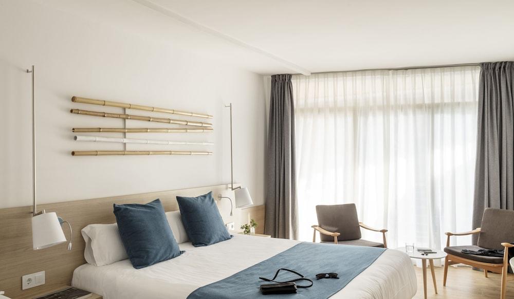 Aqua Hotel Onabrava & Spa 4*Sup サンタ・スサナ エクステリア 写真