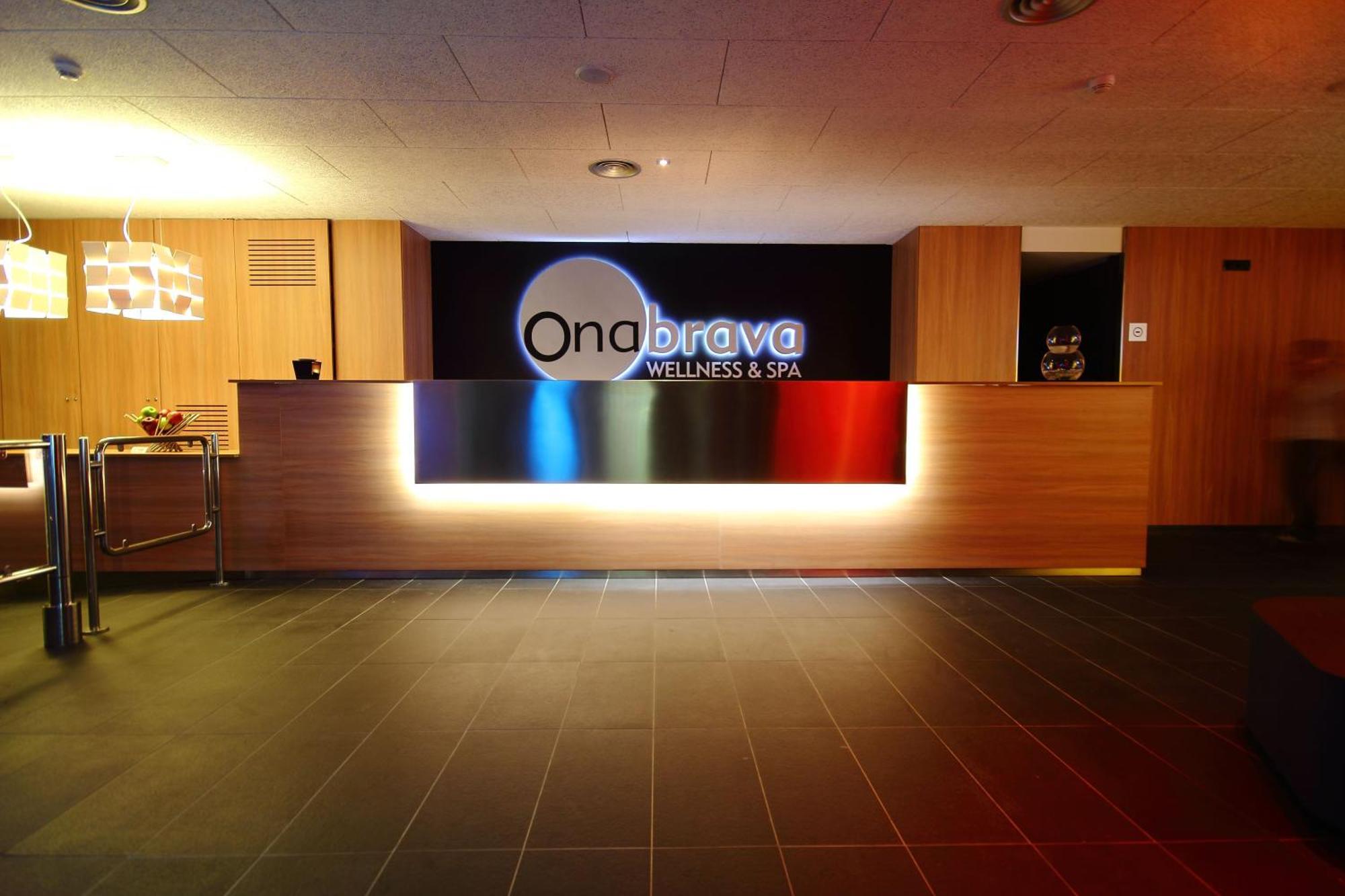 Aqua Hotel Onabrava & Spa 4*Sup サンタ・スサナ エクステリア 写真