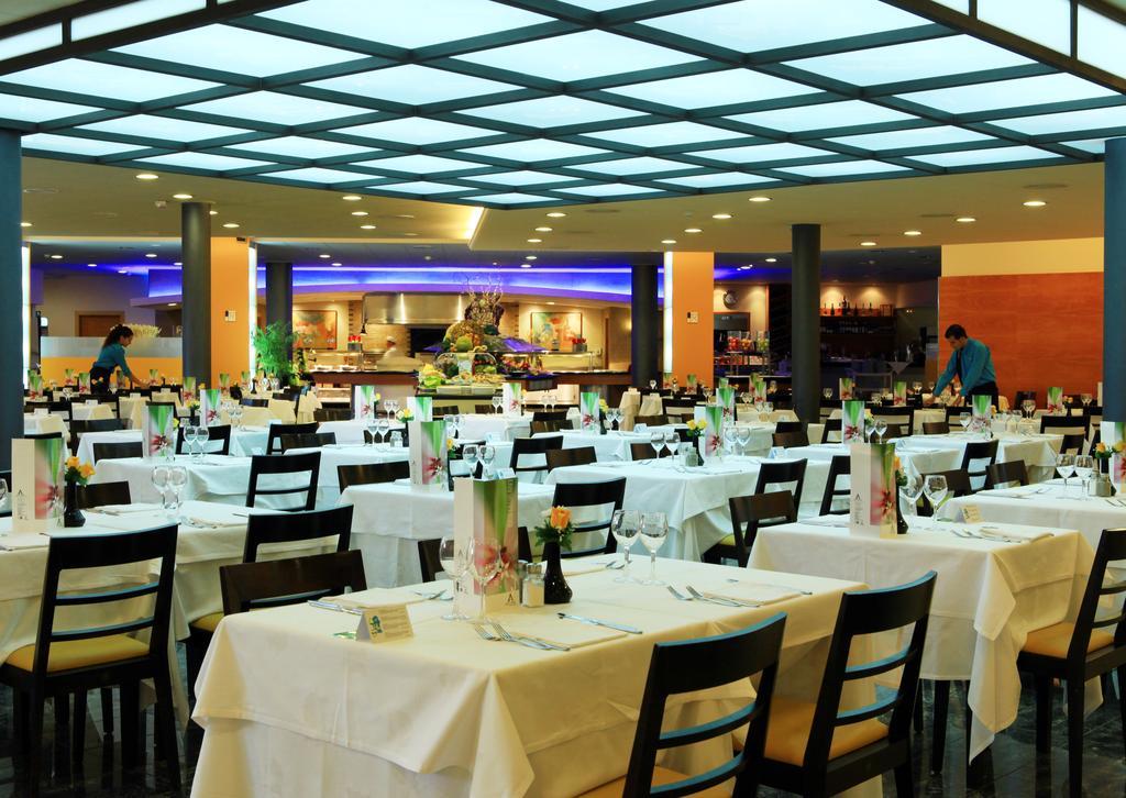Aqua Hotel Onabrava & Spa 4*Sup サンタ・スサナ レストラン 写真