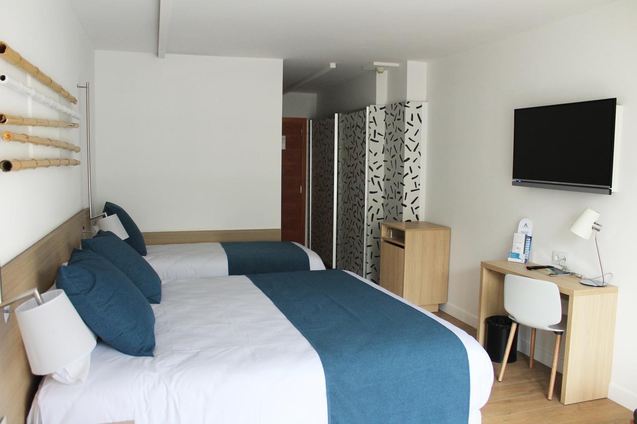 Aqua Hotel Onabrava & Spa 4*Sup サンタ・スサナ エクステリア 写真