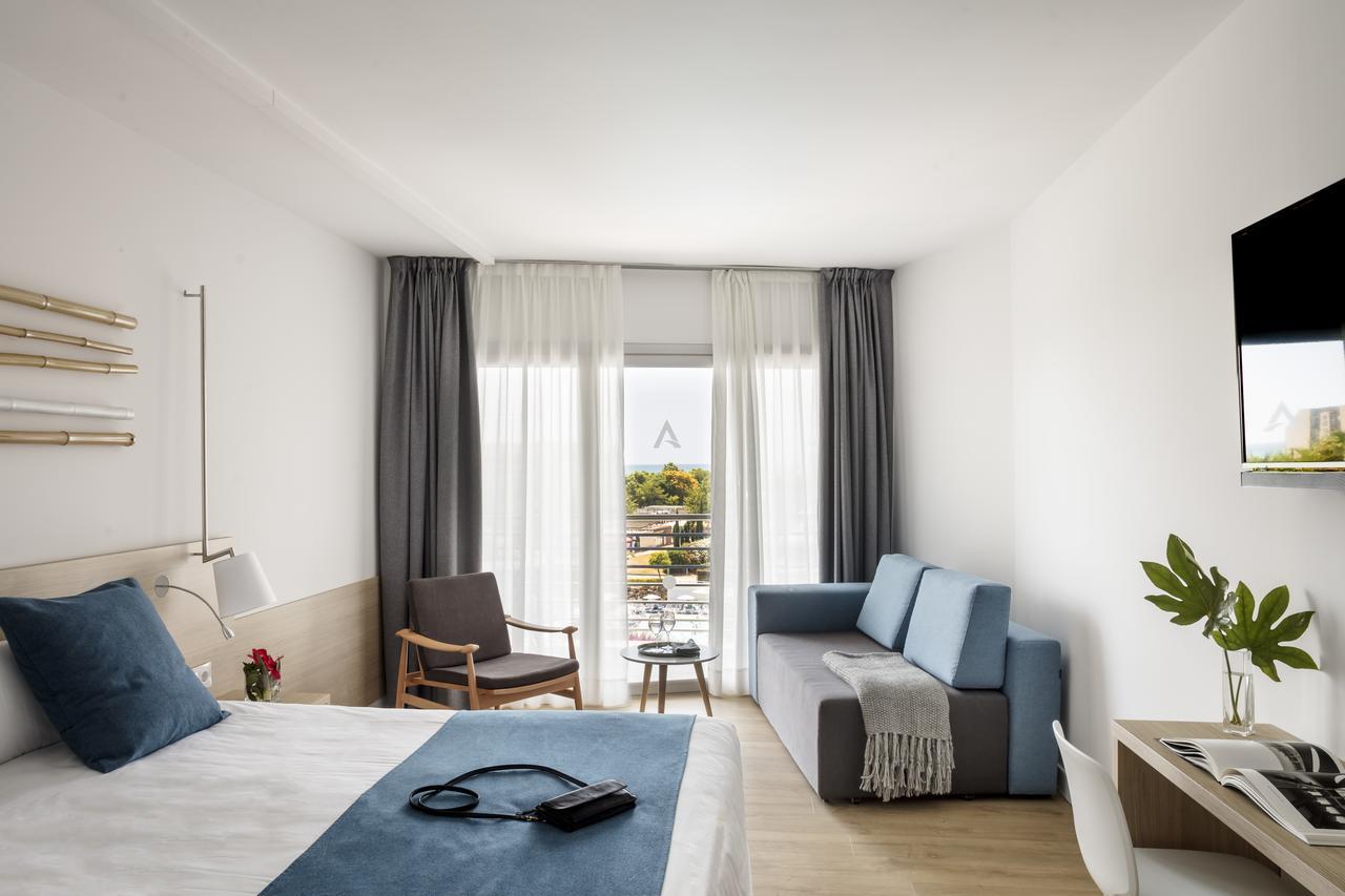 Aqua Hotel Onabrava & Spa 4*Sup サンタ・スサナ エクステリア 写真