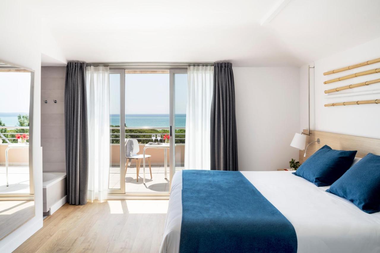 Aqua Hotel Onabrava & Spa 4*Sup サンタ・スサナ エクステリア 写真