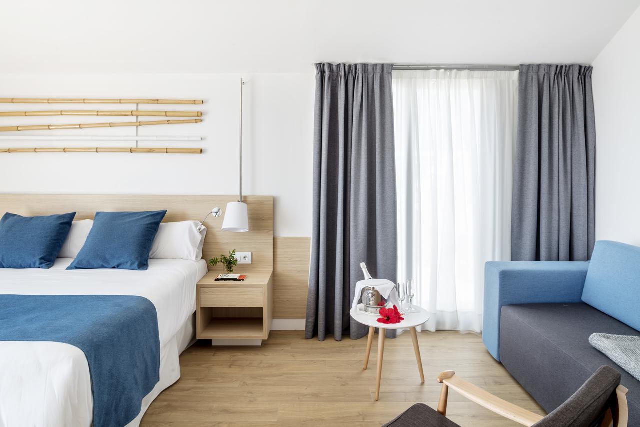 Aqua Hotel Onabrava & Spa 4*Sup サンタ・スサナ エクステリア 写真